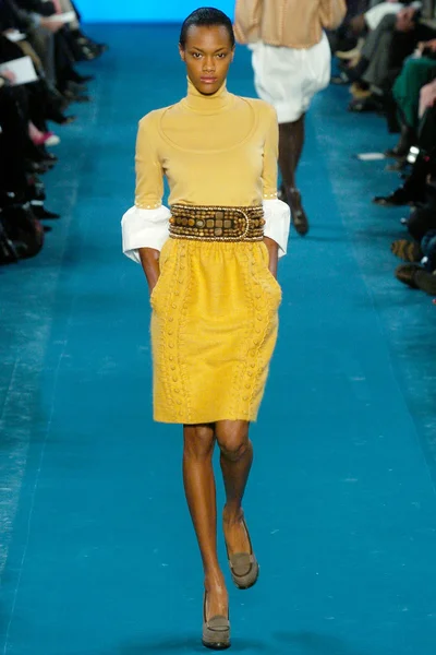Look 19